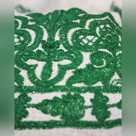Max Studio Specialty Product Women's White Green Embroidered Women's Top, sz SM - Picture 9 of 12